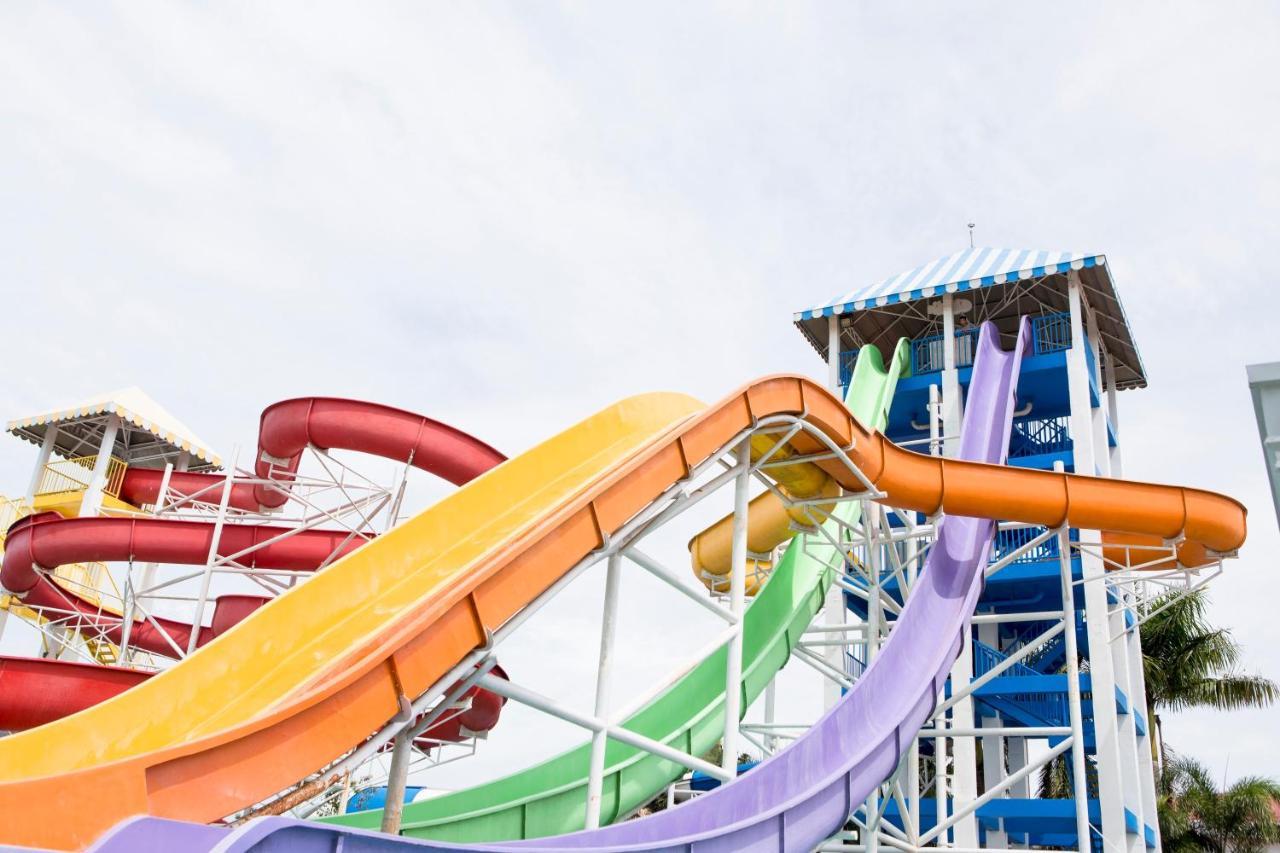 Eon Centennial Resort Hotel & Waterpark Iloilo Zewnętrze zdjęcie