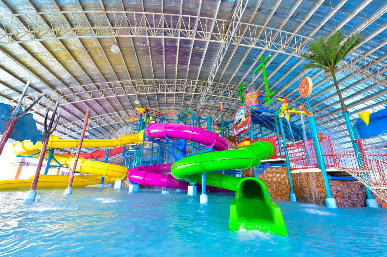 Eon Centennial Resort Hotel & Waterpark Iloilo Zewnętrze zdjęcie