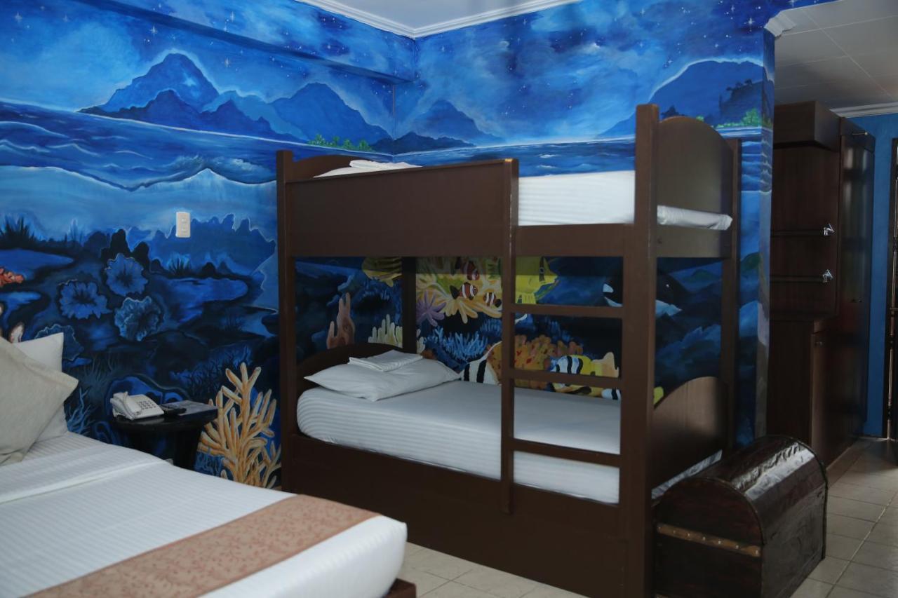 Eon Centennial Resort Hotel & Waterpark Iloilo Zewnętrze zdjęcie